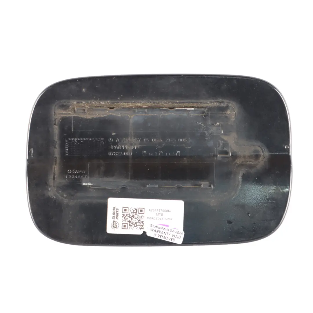 Flap Tappo serbatoio carburante Nero Magnetite per Mercedes W204 Coupe con numero di parte A2047570506 Mercedes W204 Coupe Flap Tappo serbatoio carburante Nero Magnetite - SKU A2047570506-MTS - Numero di parte A2047570506