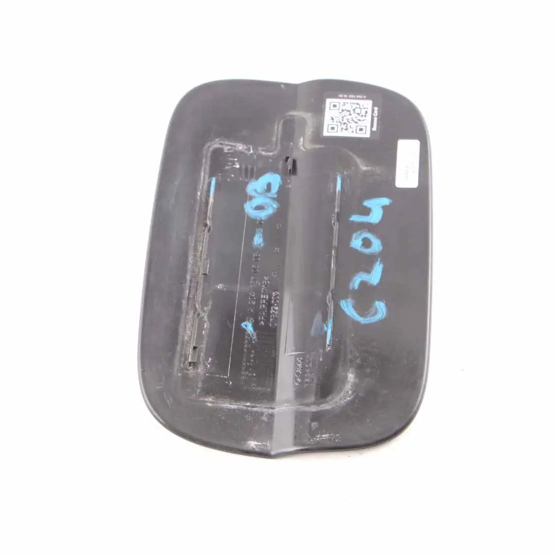Klapka Wlewu Paliwa Czarna do Mercedes W204 o numerze A2047570506 Mercedes W204 Klapka Wlewu Paliwa Czarna - SKU A2047570506-OB - Numer Części A2047570506