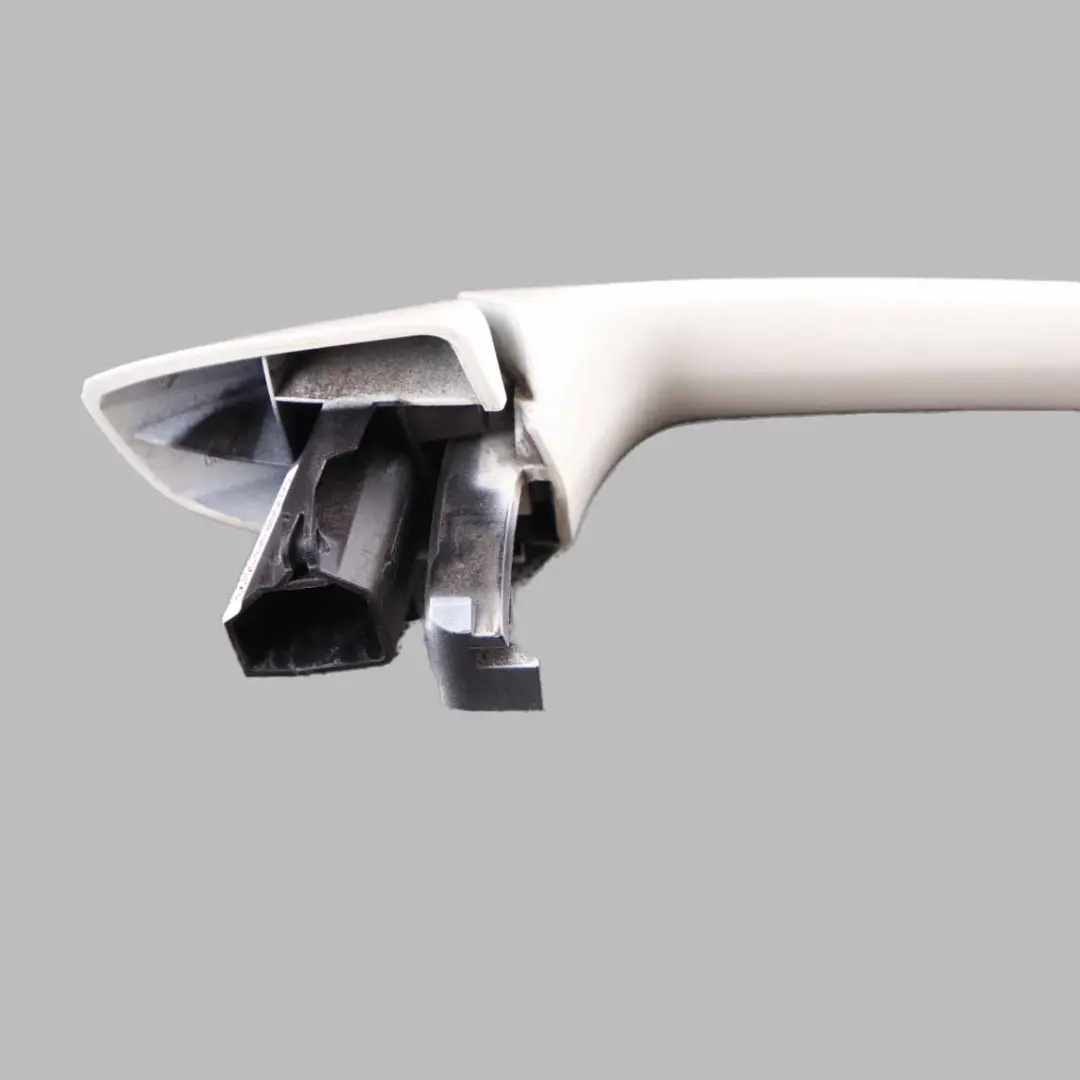 Klamka Zewnętrzna Przód Tył Lewa Biała do Mercedes W176 W204 o numerze A2047600170 Mercedes W176 W204 Klamka Zewnętrzna Przód Tył Lewa Biała - SKU A2047600170-CW - Numer Części A2047600170