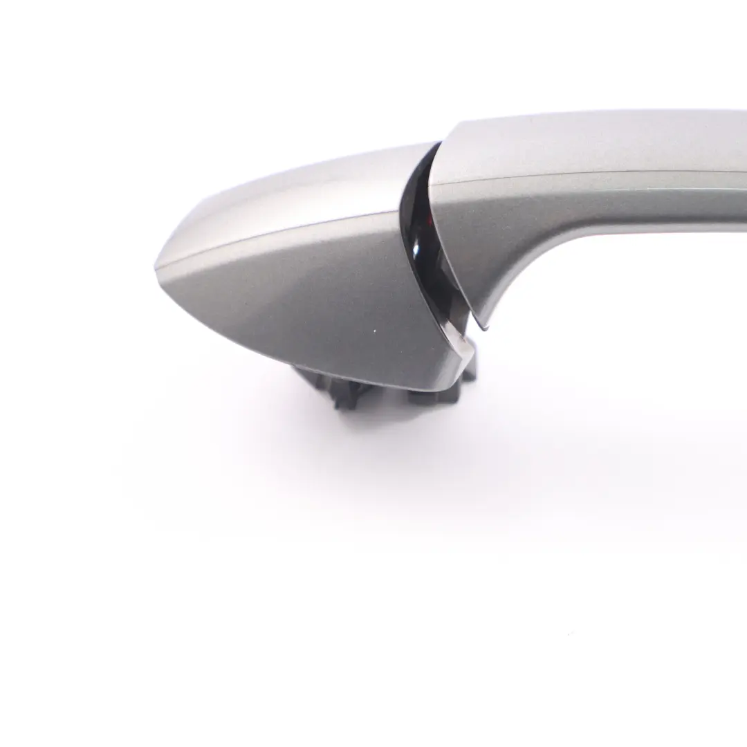 Tirador de puerta Delantero Trasero Izquierdo Mountain Grey - 787 para Mercedes W176 con número de pieza A2047600170 Mercedes W176 Tirador de puerta Delantero Trasero Izquierdo Mountain Grey - 787 - SKU A2047600170-MG - Número de pieza A2047600170