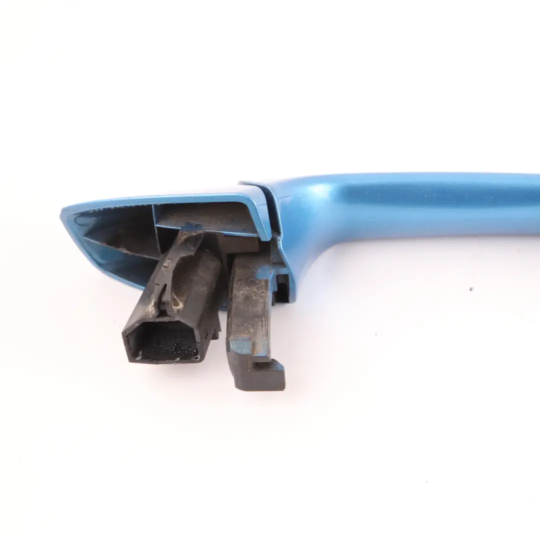 Haltegriff Hintere Linke Tür Südseeblau Metallic 162 für Mercedes W176 W204 mit Teilenummer A2047600170 Mercedes W176 W204 Haltegriff Hintere Linke Tür Südseeblau Metallic 162 - SKU A2047600170-SSB - Teilenummer A2047600170