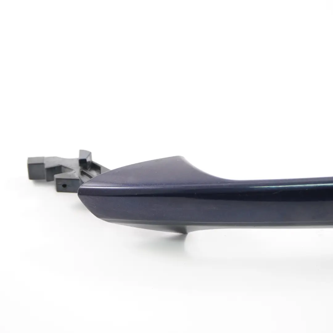 manija puerta trasera derecha Cavansite Azul Metálico 890 para Mercedes W204 con número de pieza A2047600270 Mercedes W204 manija puerta trasera derecha Cavansite Azul Metálico 890 - SKU A2047600270-CVB1 - Número de pieza A2047600270