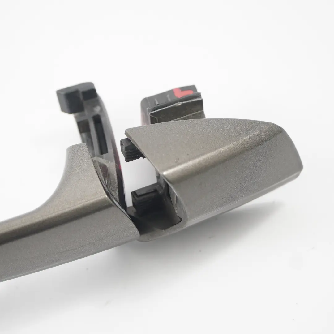 Mercedes W204 manija de la puerta trasera derecha Gris Indio 963 - SKU A2047600270-ING - Número de pieza A2047600270