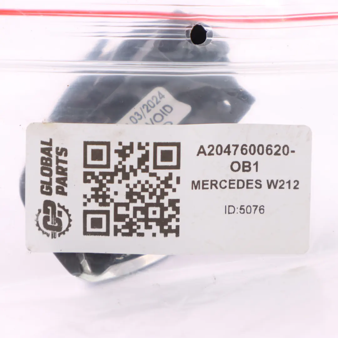Mercedes W212 Türgriff Abdeckung Vorne Hinten Rechts Obsidian Schwarz 197 - SKU A2047600620-OB1 - Teilenummer A2047600620