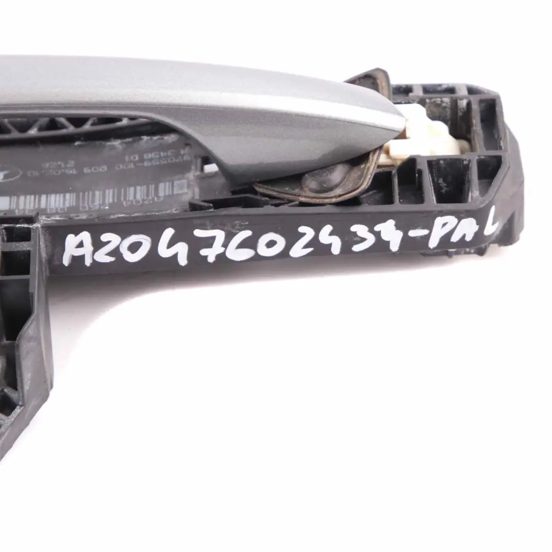 Door Handle Grab Rear Right O/S Palladium Silver 792 A2047600834 to Mercedes W204 with Part number A2047602434 Mercedes W204 Door Handle Grab Rear Right O/S Palladium Silver 792 A2047600834 - SKU A2047602434-PAL - Part number A2047602434