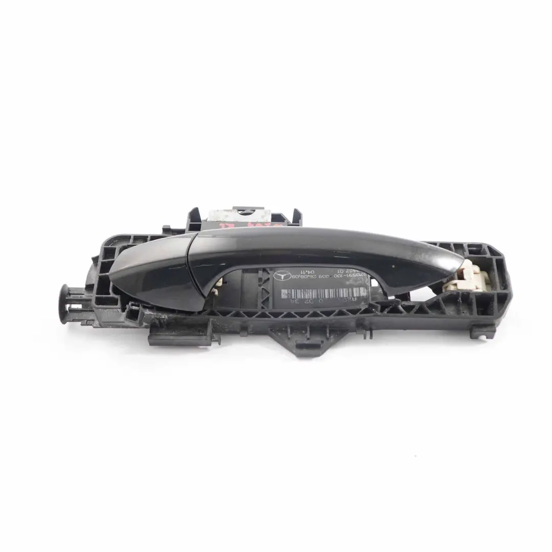 Haltegriff Tür Mercedes W204 vorne links außen Obsidian Schwarz 197 für mit Teilenummer A2047602534 Haltegriff Tür Mercedes W204 vorne links außen Obsidian Schwarz 197 - SKU A2047602534-OB1 - Teilenummer A2047602534