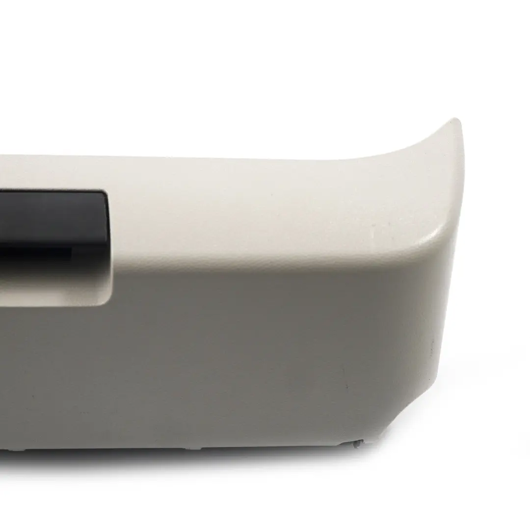 Sitz Staukasten unter Ablagefach links Fach für Mercedes W204 mit Teilenummer A2048100204 Mercedes W204 Sitz Staukasten unter Ablagefach links Fach - SKU A2048100204 - Teilenummer A2048100204