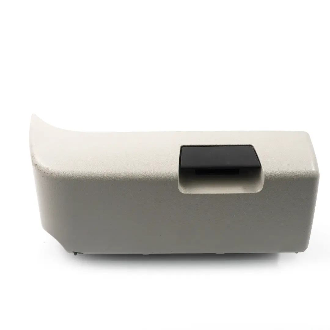 Schowek Fotela Pod Fotel Prawy Przód do Mercedes W204 o numerze A2048100304 Mercedes W204 Schowek Fotela Pod Fotel Prawy Przód - SKU A2048100304 - Numer Części A2048100304