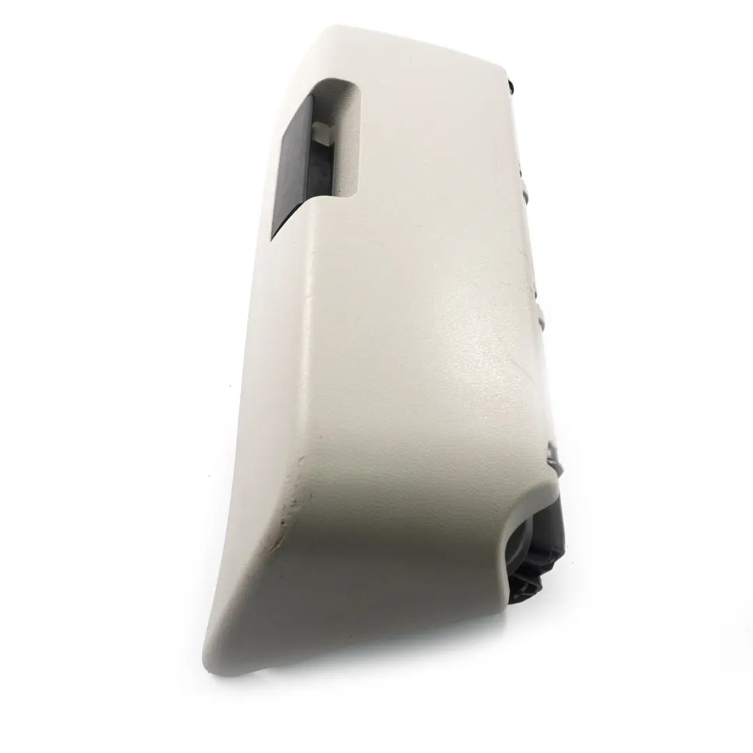 Boîte de rangement de siège sous plateau droit pour Mercedes W204 à propos du numéro de pièce A2048100304 Mercedes W204 Boîte de rangement de siège sous plateau droit - SKU A2048100304 - Numéro de pièce A2048100304