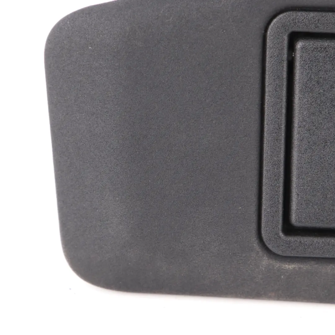 Sinistra Pannello Copertura Aletta Parasole Nero per Mercedes W204 con numero di parte A2048104510 Mercedes W204 Sinistra Pannello Copertura Aletta Parasole Nero - SKU A2048104510-4 - Numero di parte A2048104510