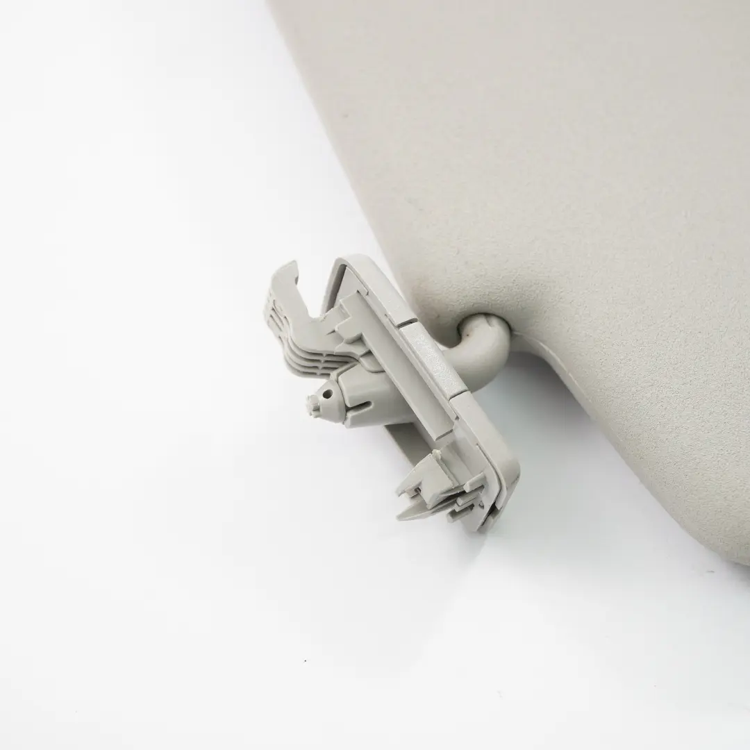 Sonnenblende Abdeckung Trim Panel Rechts Grau für Mercedes W204 mit Teilenummer A2048104610 Mercedes W204 Sonnenblende Abdeckung Trim Panel Rechts Grau - SKU A2048104610-5 - Teilenummer A2048104610