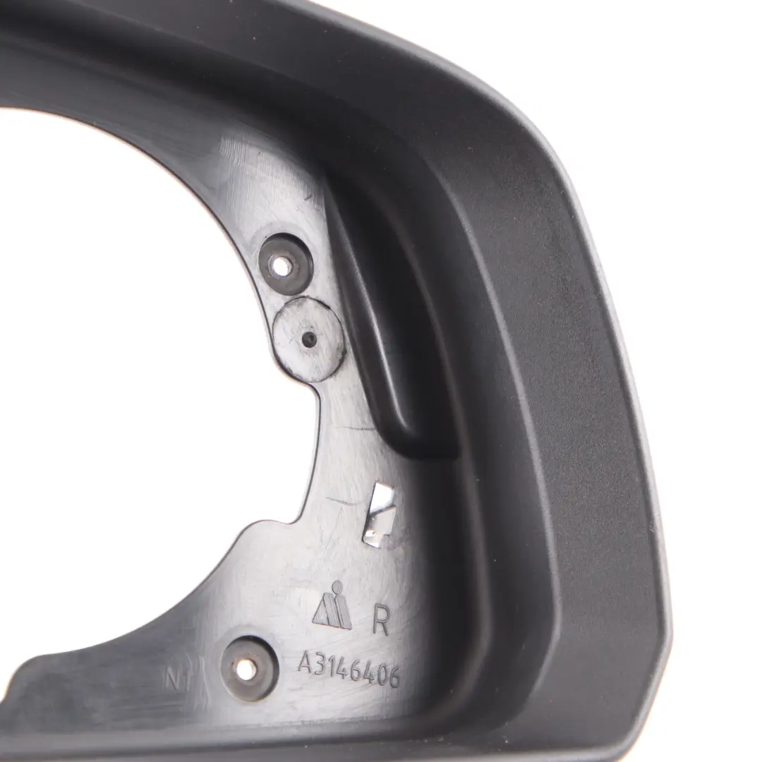 Cornice Specchietto Retrovisore Portiera Destra per Mercedes W204 con numero di parte A2048110221 Mercedes W204 Cornice Specchietto Retrovisore Portiera Destra - SKU A2048110221 - Numero di parte A2048110221