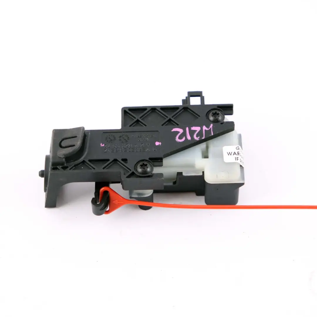 W207 Support Du Moteur Du Volet De Carburant pour Mercedes à propos du numéro de pièce A2048200072 Mercedes W207 Support Du Moteur Du Volet De Carburant - SKU A2048200072 - Numéro de pièce A2048200072