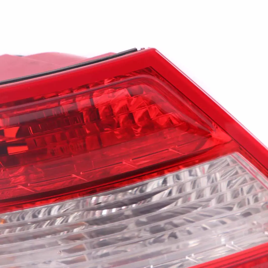Fanale posteriore Mercedes W204 Sinistro Fanale posteriore laterale per con numero di parte A2048200164 Fanale posteriore Mercedes W204 Sinistro Fanale posteriore laterale - SKU A2048200164 - Numero di parte A2048200164