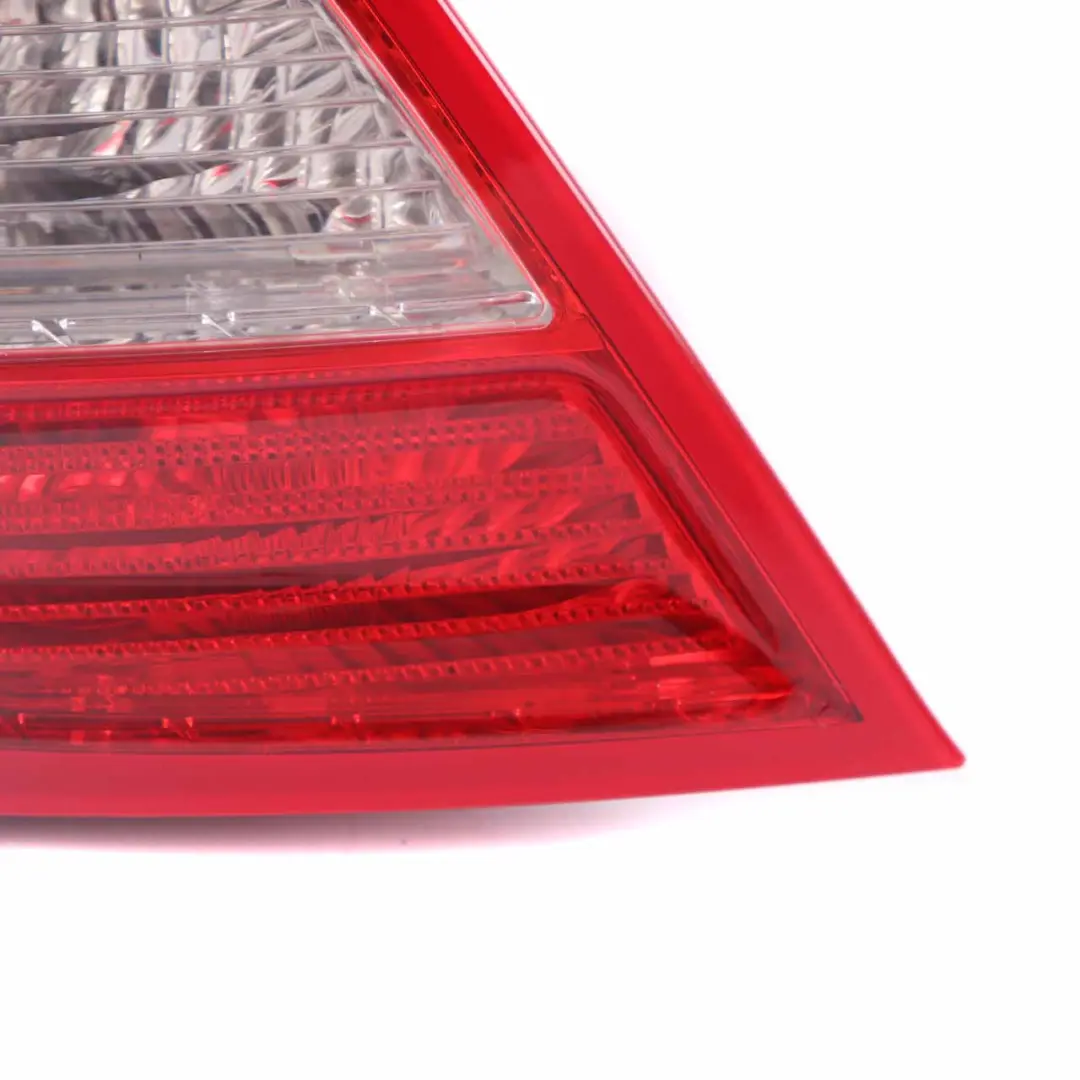 Fanale posteriore Mercedes W204 Sinistro Fanale posteriore laterale per con numero di parte A2048200164 Fanale posteriore Mercedes W204 Sinistro Fanale posteriore laterale - SKU A2048200164 - Numero di parte A2048200164
