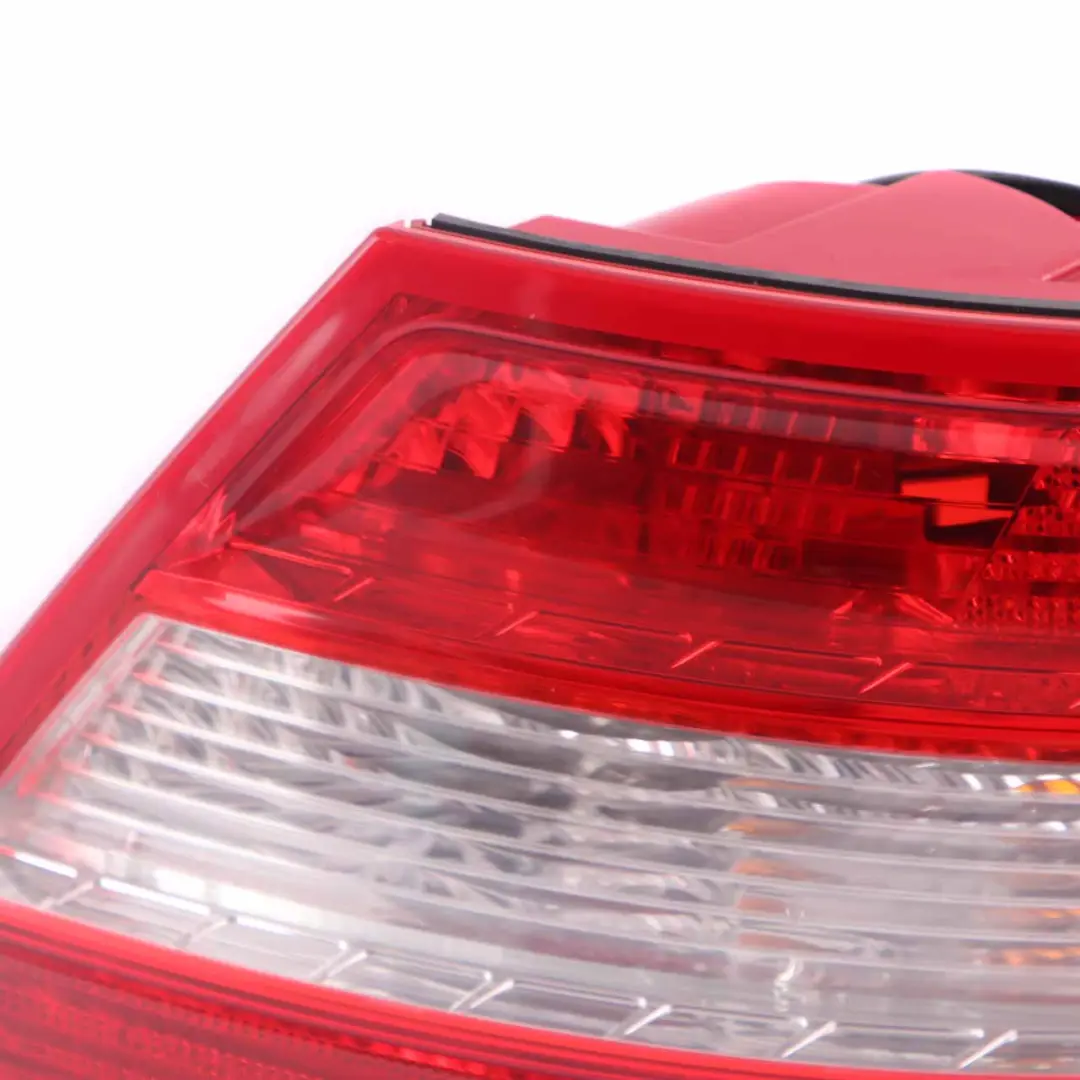 Mercedes W204 Lampa Prawa Tylna Prawy Tył - SKU A2048200264 - Numer Części A2048200264