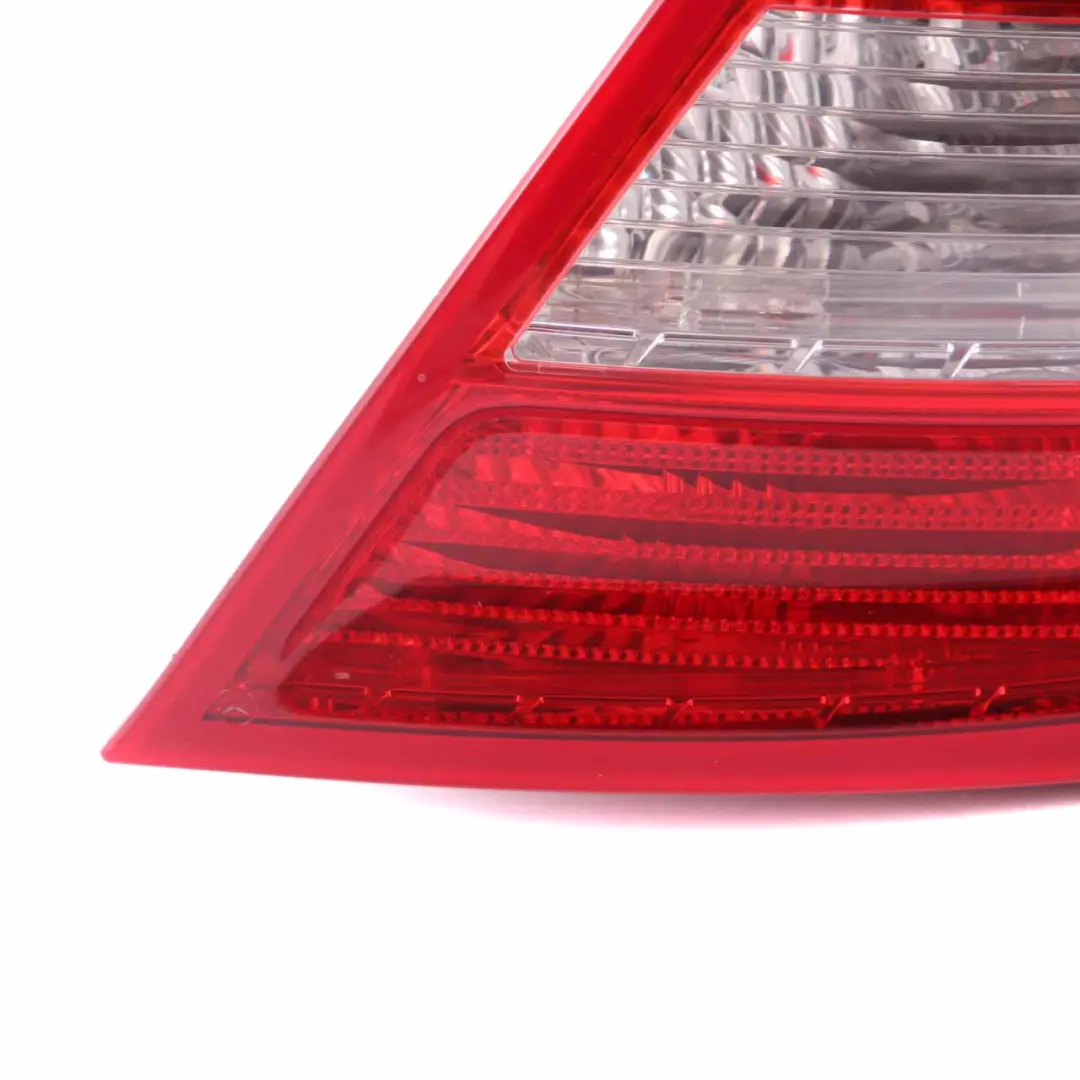 Mercedes W204 Lampa Prawa Tylna Prawy Tył - SKU A2048200264 - Numer Części A2048200264