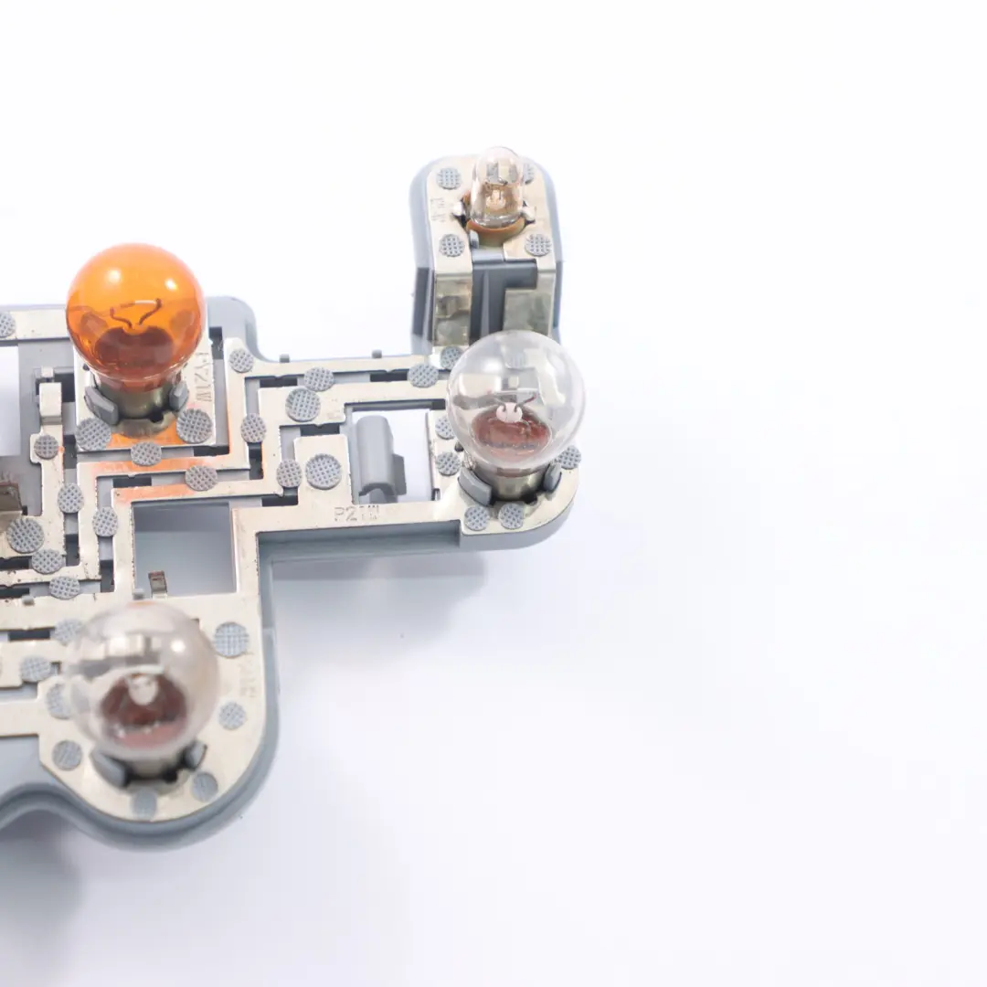 Mercedes W204 Saloon Support Feu Arrière Gauche Prise Ampoule - SKU A2048201500 - Numéro de pièce A2048201500