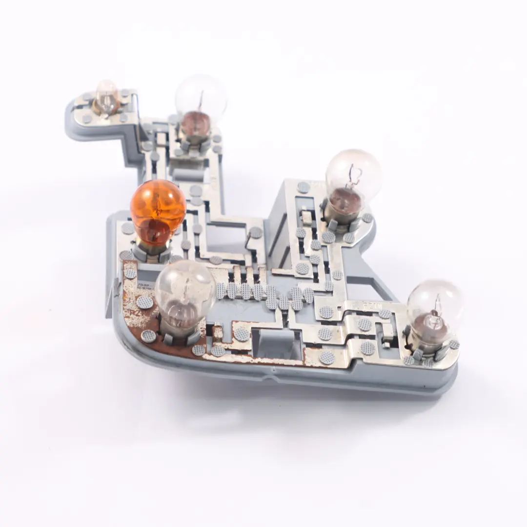 Rückleuchtenhalterung Links Schlussbirnen für Mercedes W204 Limousine mit Teilenummer A2048201500 Mercedes W204 Limousine Rückleuchtenhalterung Links Schlussbirnen - SKU A2048201500 - Teilenummer A2048201500