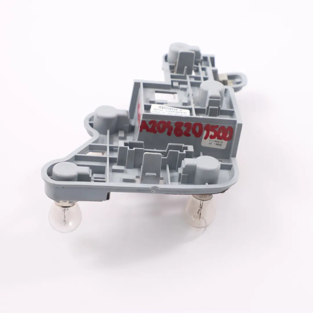 Support Feu Arrière Gauche Prise Ampoule pour Mercedes W204 Saloon à propos du numéro de pièce A2048201500 Mercedes W204 Saloon Support Feu Arrière Gauche Prise Ampoule - SKU A2048201500 - Numéro de pièce A2048201500