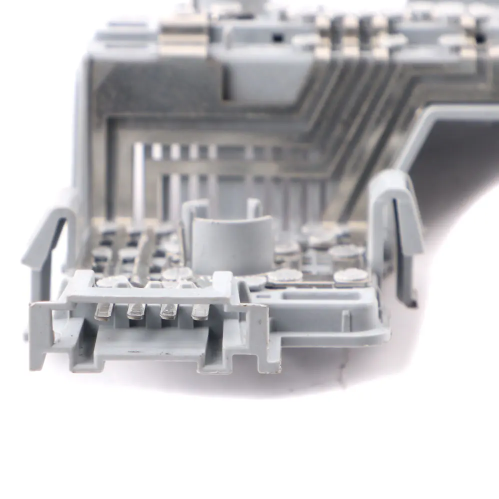 Rücklicht Glühbirnenfassung Rechts Halter für Mercedes W204 C204 mit Teilenummer A2048202577 Mercedes W204 C204 Rücklicht Glühbirnenfassung Rechts Halter - SKU A2048202577 - Teilenummer A2048202577