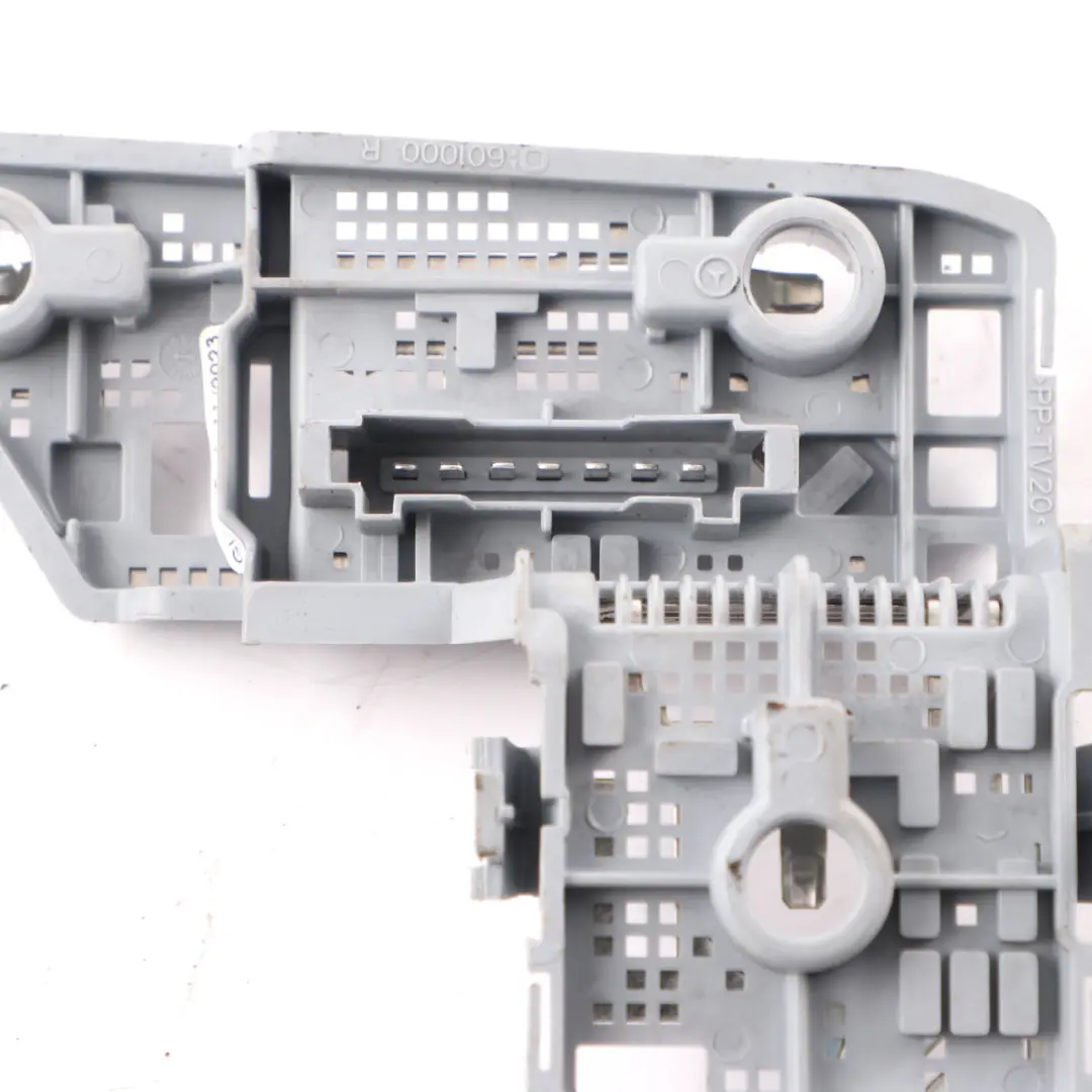 Lampada Posteriore Zoccolo Destro Supporto Fanale per Mercedes W204 C204 con numero di parte A2048202577 Mercedes W204 C204 Lampada Posteriore Zoccolo Destro Supporto Fanale - SKU A2048202577 - Numero di parte A2048202577