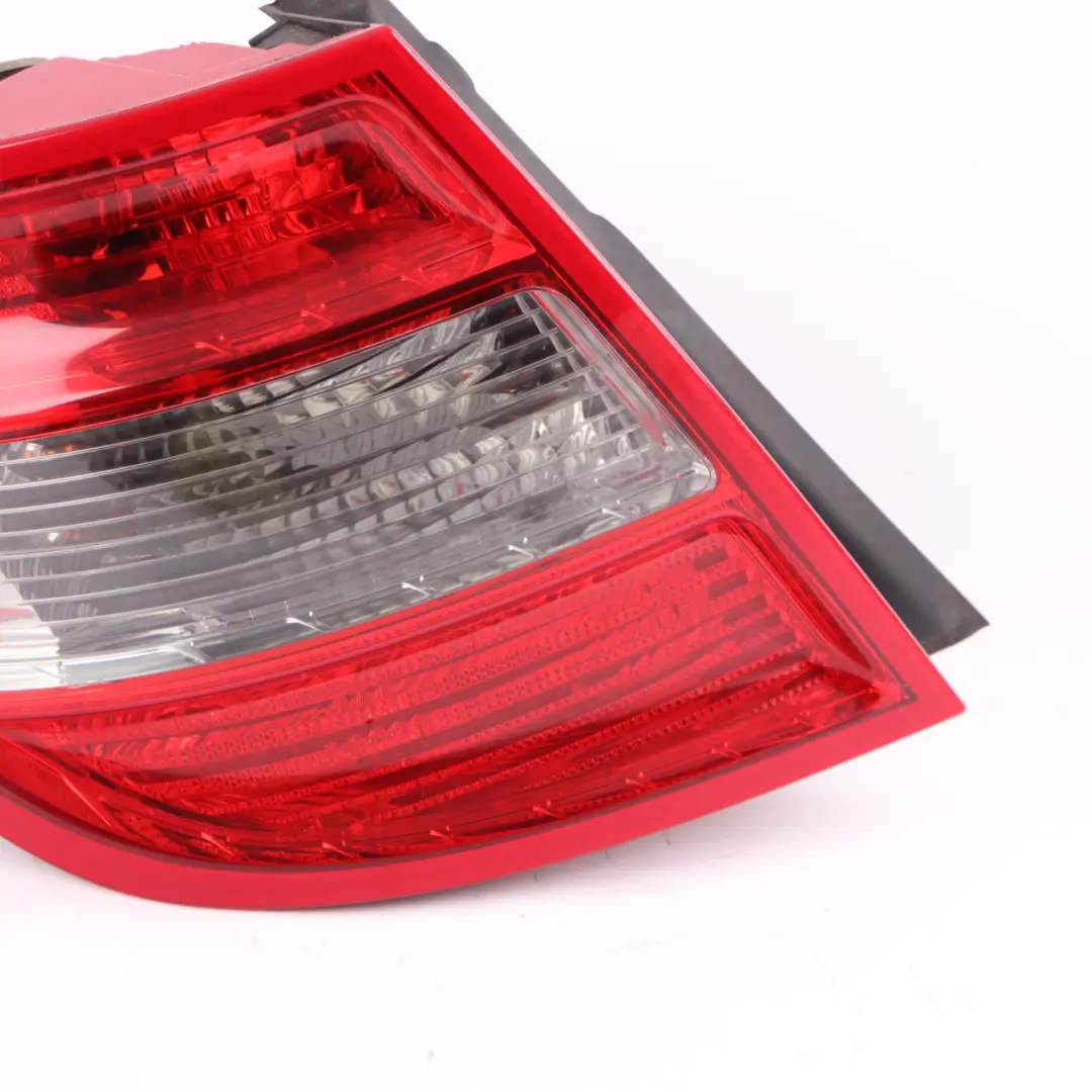 Fanale Posteriore Mercedes S204 Wagon Sinistro Fanale Laterale per con numero di parte A2048203764 Fanale Posteriore Mercedes S204 Wagon Sinistro Fanale Laterale - SKU A2048203764 - Numero di parte A2048203764