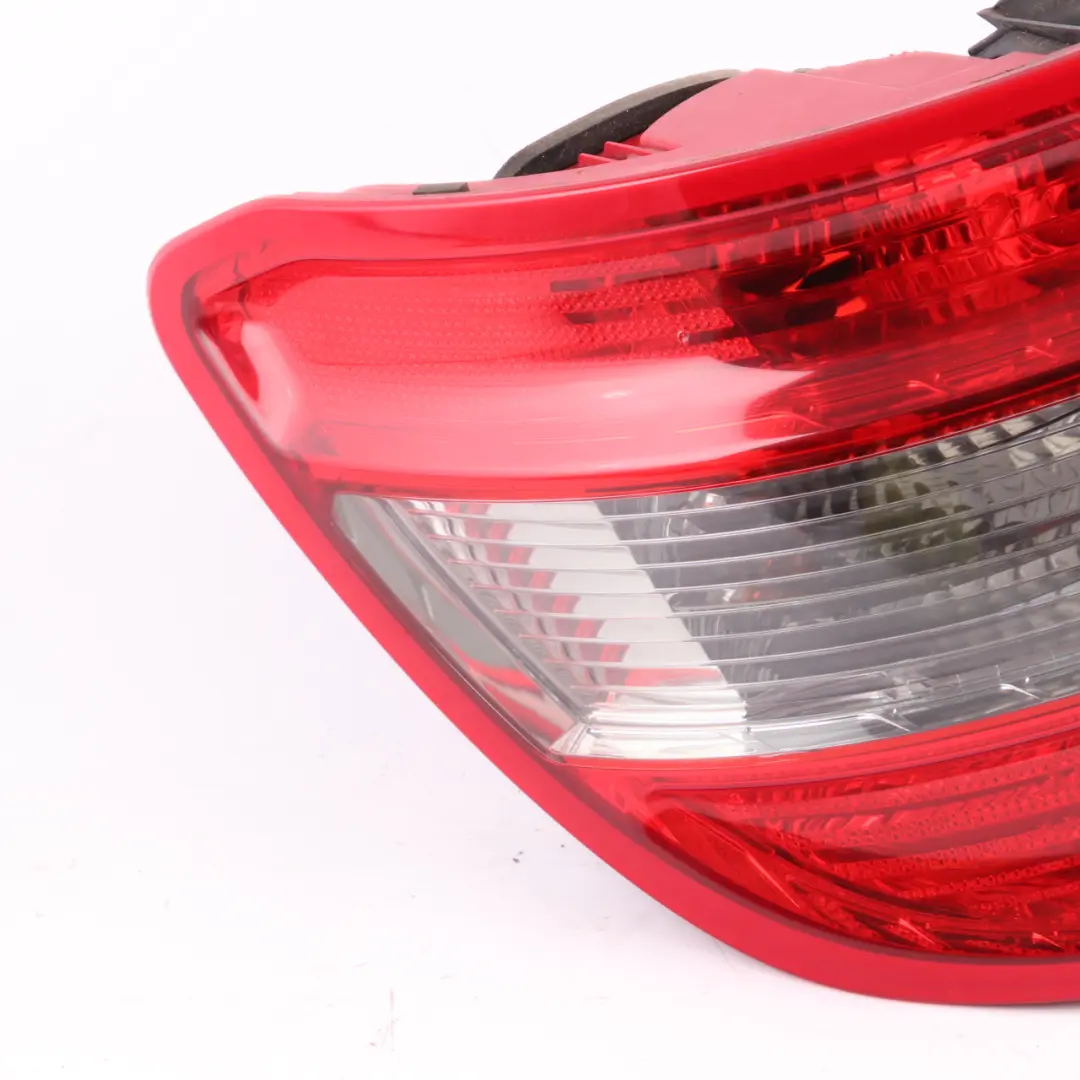 Fanale Posteriore Mercedes S204 Wagon Sinistro Fanale Laterale per con numero di parte A2048203764 Fanale Posteriore Mercedes S204 Wagon Sinistro Fanale Laterale - SKU A2048203764 - Numero di parte A2048203764