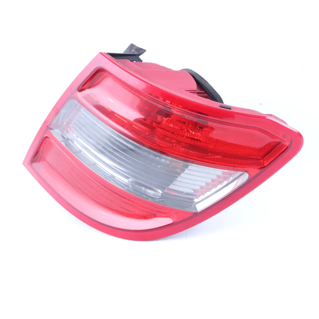 Mercedes S204 Lampa Tylna Prawa Światło Panelu Bocznego - SKU A2048203864 - Numer Części A2048203864
