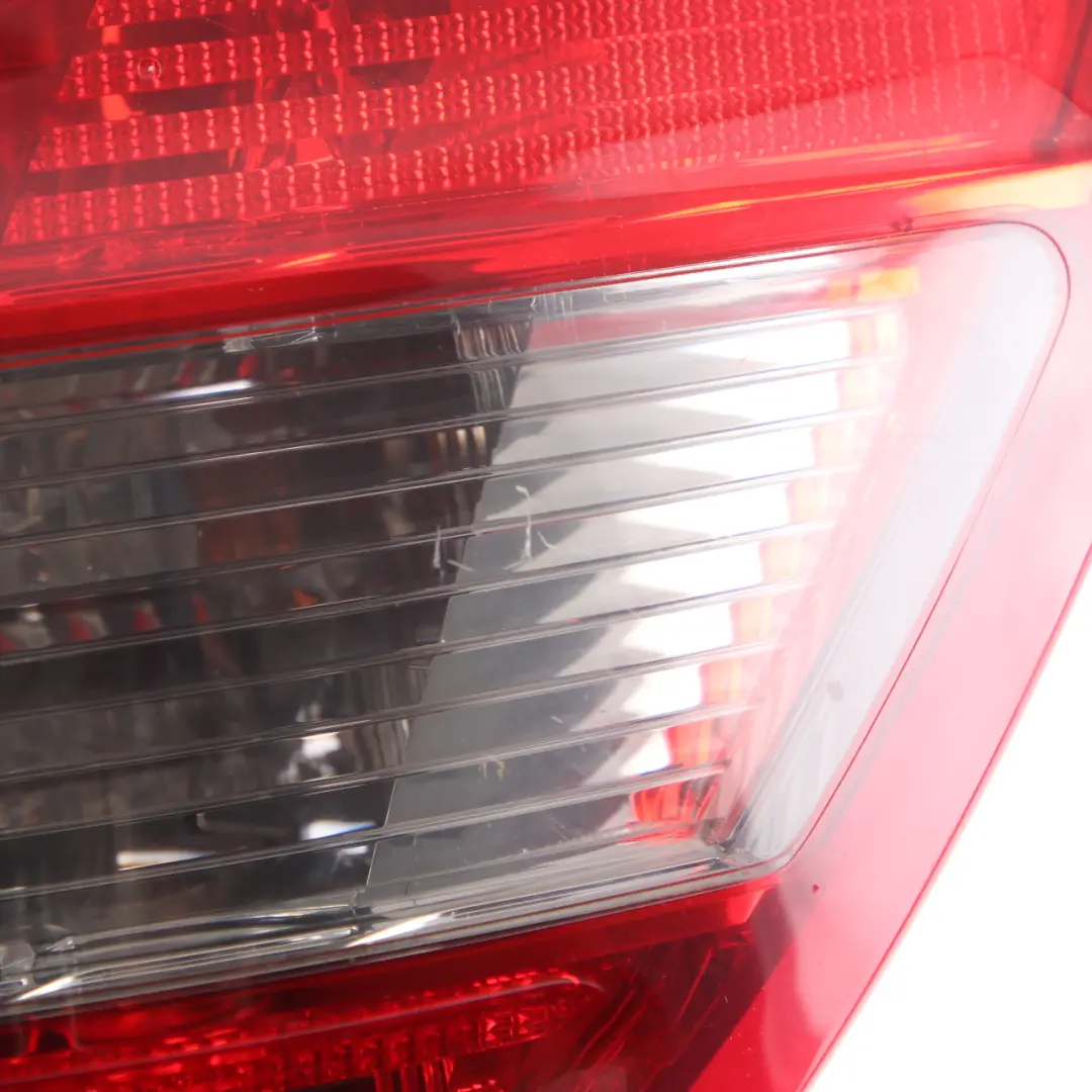 Lampa Tylna Prawa Światło Panelu Bocznego do Mercedes S204 o numerze A2048203864 Mercedes S204 Lampa Tylna Prawa Światło Panelu Bocznego - SKU A2048203864 - Numer Części A2048203864