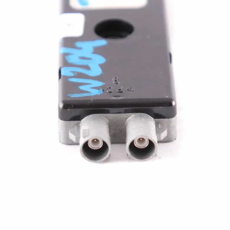 Amplificateur d'antenne Module Arrière Gauche Haut pour Mercedes S204 à propos du numéro de pièce A2048204989 Mercedes S204 Amplificateur d'antenne Module Arrière Gauche Haut - SKU A2048204989 - Numéro de pièce A2048204989