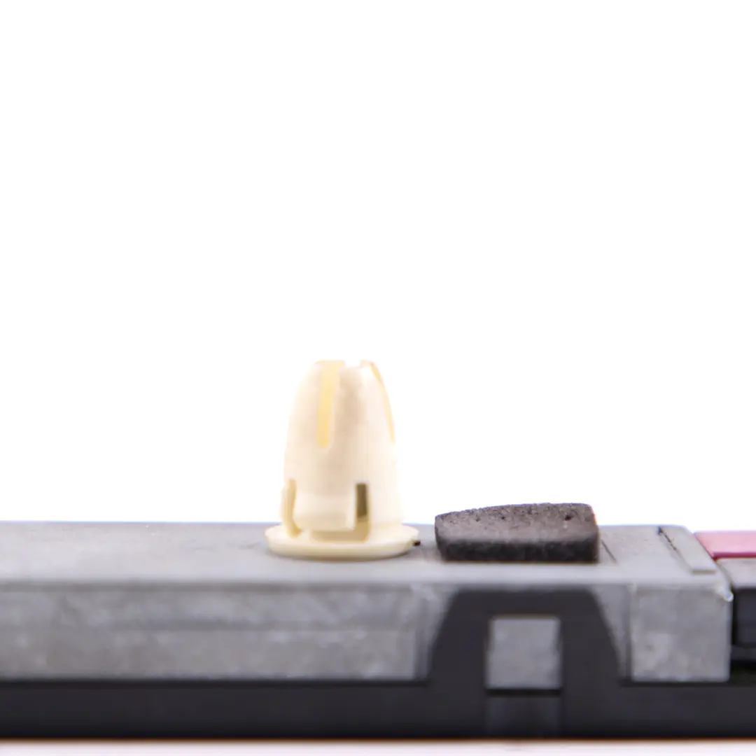 Mercedes-Benz W204 Antenna Antenna Amplificatore per con numero di parte A2048205189 Mercedes-Benz W204 Antenna Antenna Amplificatore - SKU A2048205189 - Numero di parte A2048205189