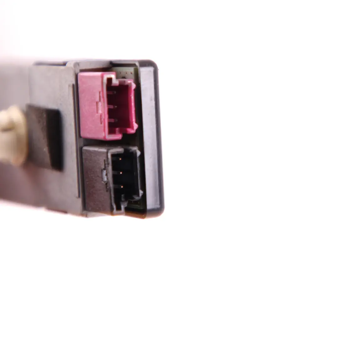 Mercedes-Benz W204 Unité d'amplification de l'antenne pour à propos du numéro de pièce A2048205189 Mercedes-Benz W204 Unité d'amplification de l'antenne - SKU A2048205189 - Numéro de pièce A2048205189