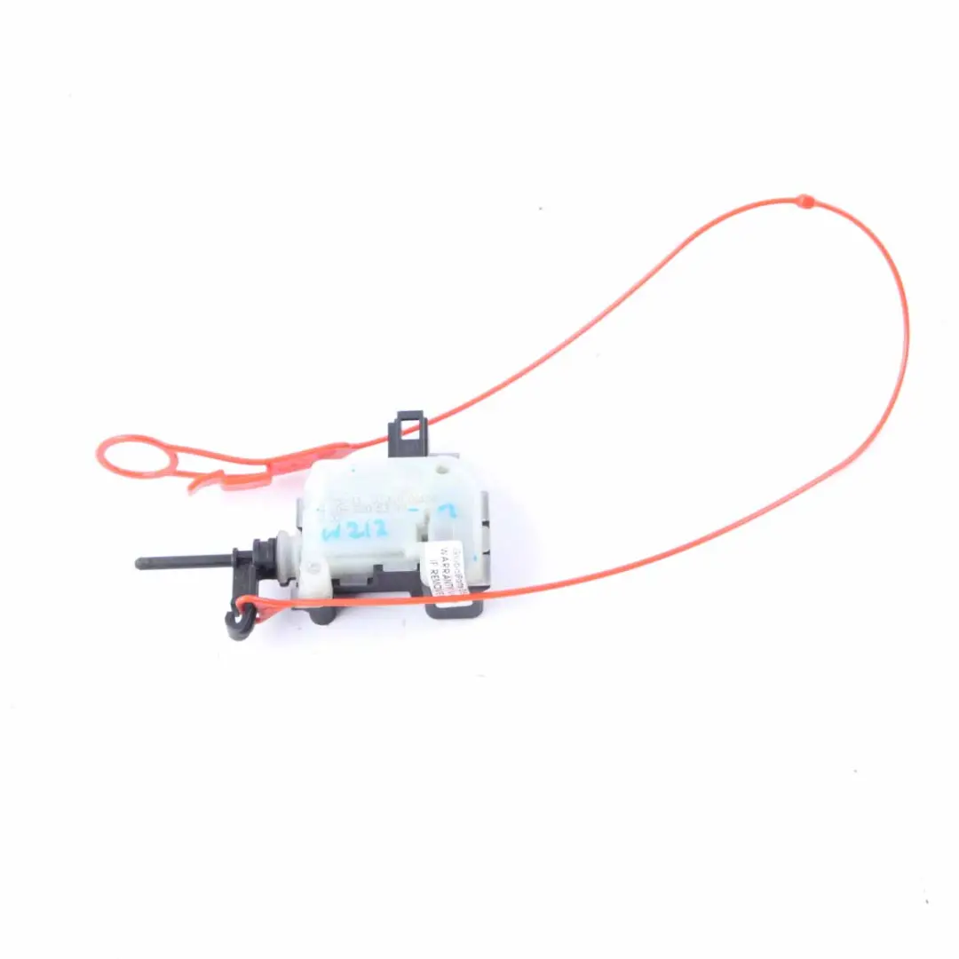 W207 W212 Motore attuatore rilascio sportello carburante per Mercedes W204 con numero di parte A2048205397 Mercedes W204 W207 W212 Motore attuatore rilascio sportello carburante - SKU A2048205397-1 - Numero di parte A2048205397