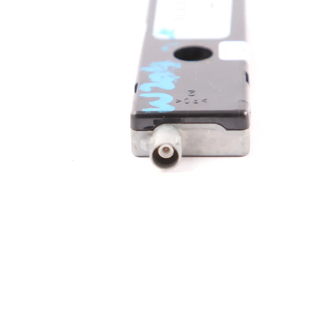 Antenna Amplifier Aerial Module Rear Right Top pour Mercedes S204 à propos du numéro de pièce A2048205589 Mercedes S204 Antenna Amplifier Aerial Module Rear Right Top - SKU A2048205589 - Numéro de pièce A2048205589