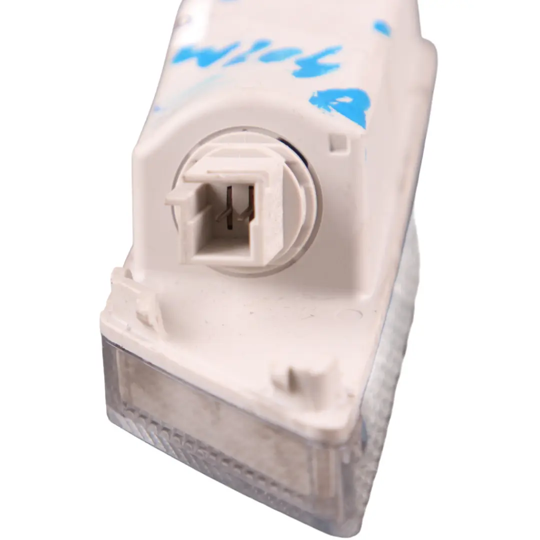 Luz Interior Trasera D-Pilar A2108204001 para Mercedes W210 W211 W212 con número de pieza A2048205601 Mercedes W210 W211 W212 Luz Interior Trasera D-Pilar A2108204001 - SKU A2048205601 - Número de pieza A2048205601