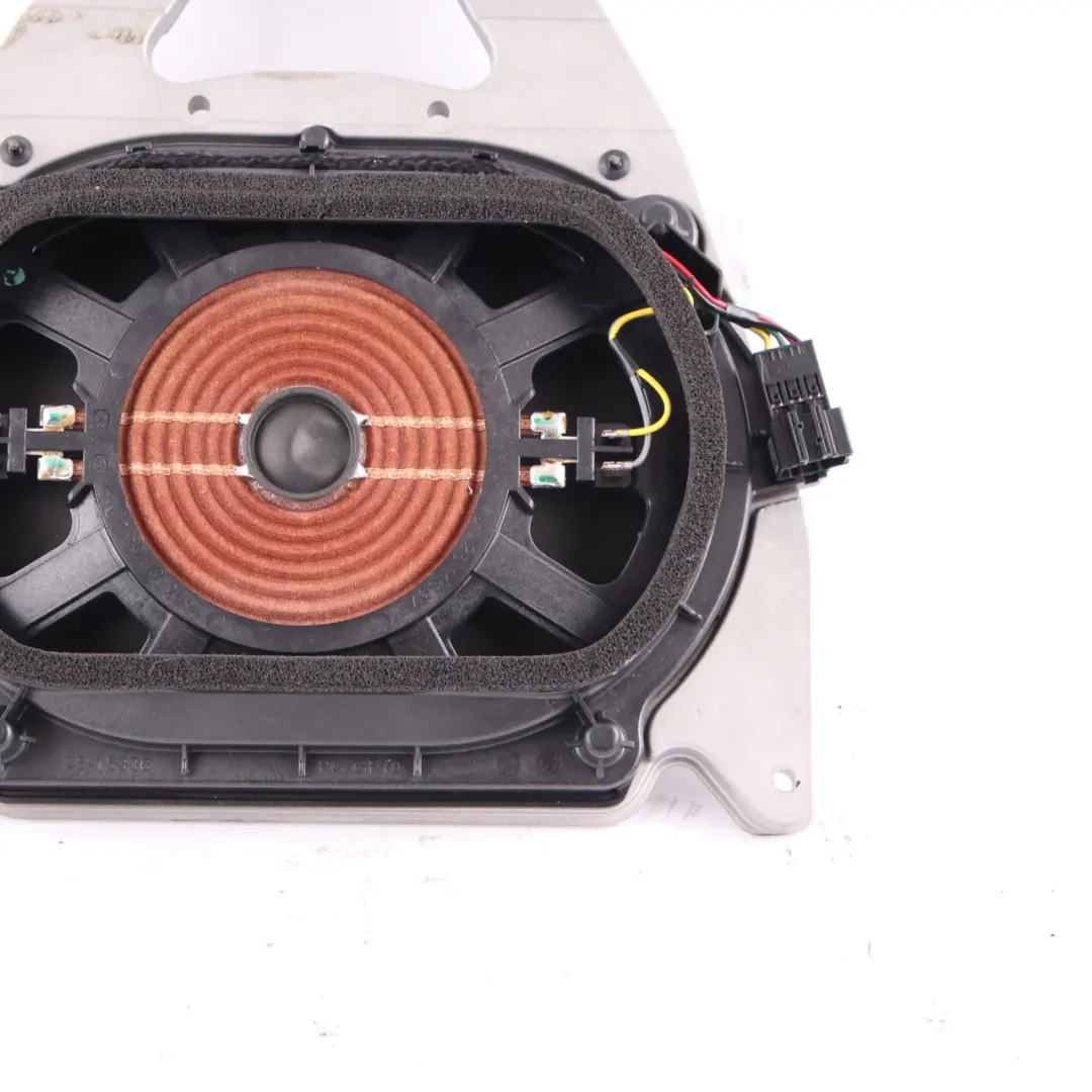 Altavoz Logic7 Mercedes W204 W212 Bandeja Trasera Derecha Exterior para con número de pieza A2048205702 Altavoz Logic7 Mercedes W204 W212 Bandeja Trasera Derecha Exterior - SKU A2048205702 - Número de pieza A2048205702