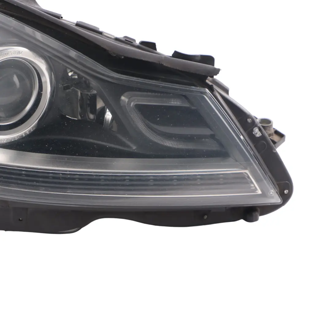 Headlamp Headlight Xenon Lamp Light Front Right O/S to Mercedes W204 with Part number A2048205859 Mercedes W204 Headlamp Headlight Xenon Lamp Light Front Right O/S - SKU A2048205859 - Part number A2048205859