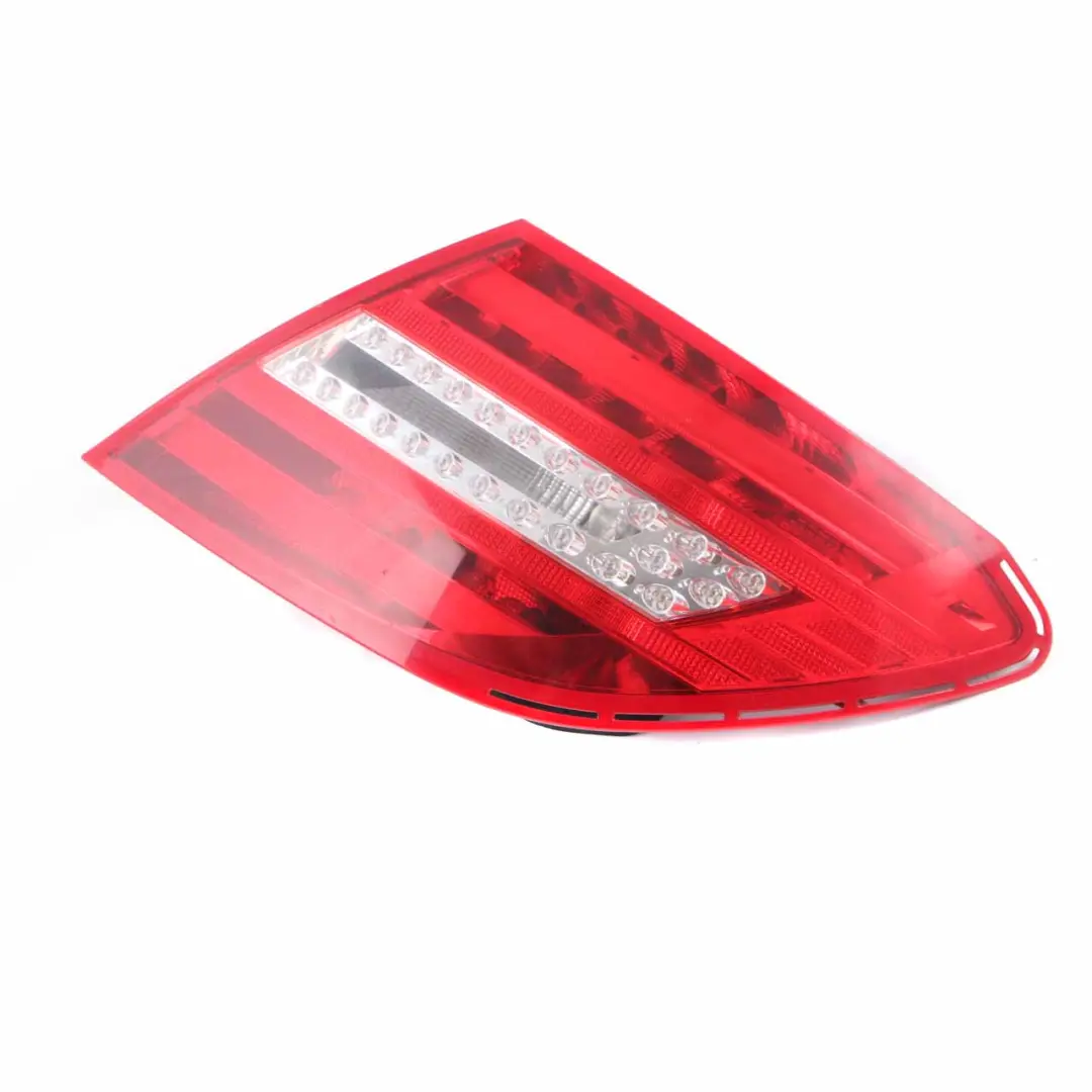 Mercedes W204 Limousine Rück Leuchte Licht rechts Rücklicht Seite - SKU A2048205864 - Teilenummer A2048205864