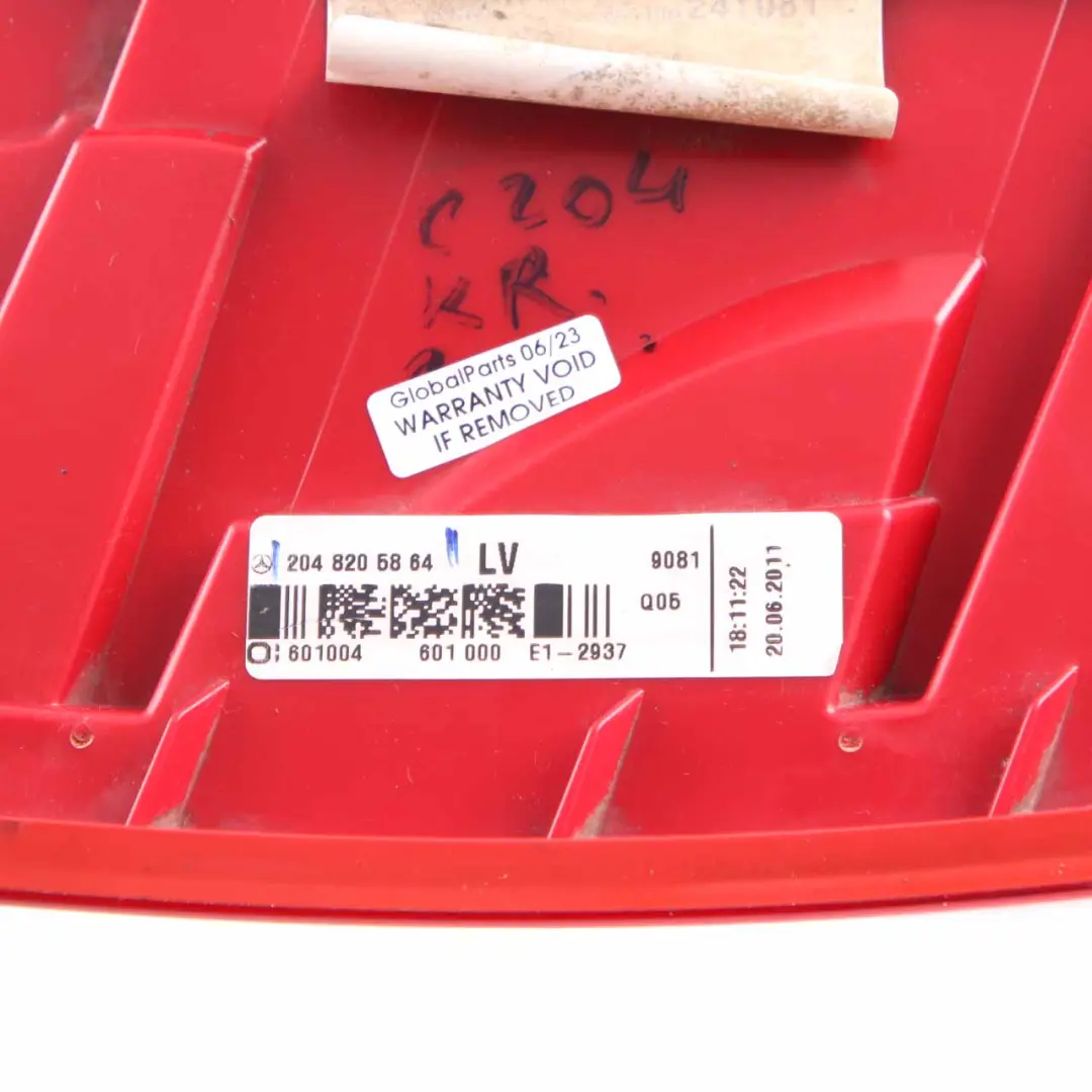 Sedán Luz Trasera Luz Trasera Panel Lateral Derecho para Mercedes W204 con número de pieza A2048205864 Mercedes W204 Sedán Luz Trasera Luz Trasera Panel Lateral Derecho - SKU A2048205864 - Número de pieza A2048205864