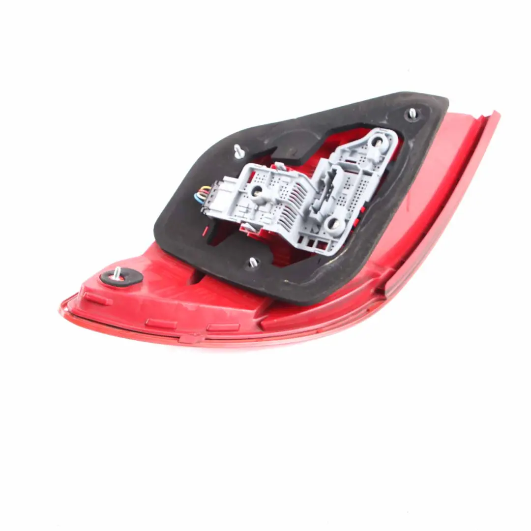 Feu Arrière Feu Arrière Panneau Latéral Droit pour Mercedes W204 Saloon à propos du numéro de pièce A2048205864 Mercedes W204 Saloon Feu Arrière Feu Arrière Panneau Latéral Droit - SKU A2048205864 - Numéro de pièce A2048205864