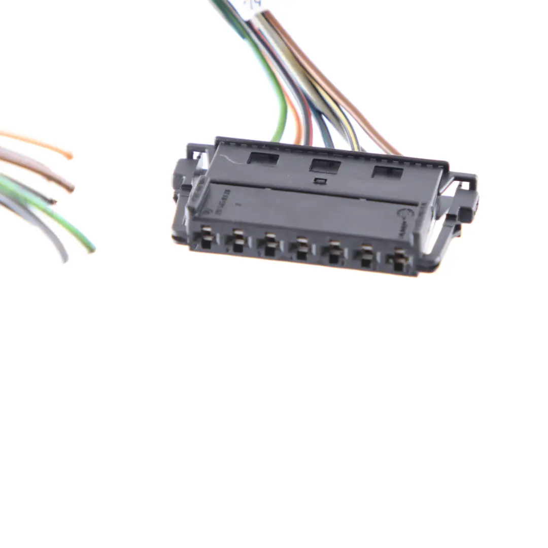 Mercedes W204 Kombi Rücklicht hinten links Buchse Verkabelung A2115450328 - SKU A2048206264-1 - Teilenummer A2048206264