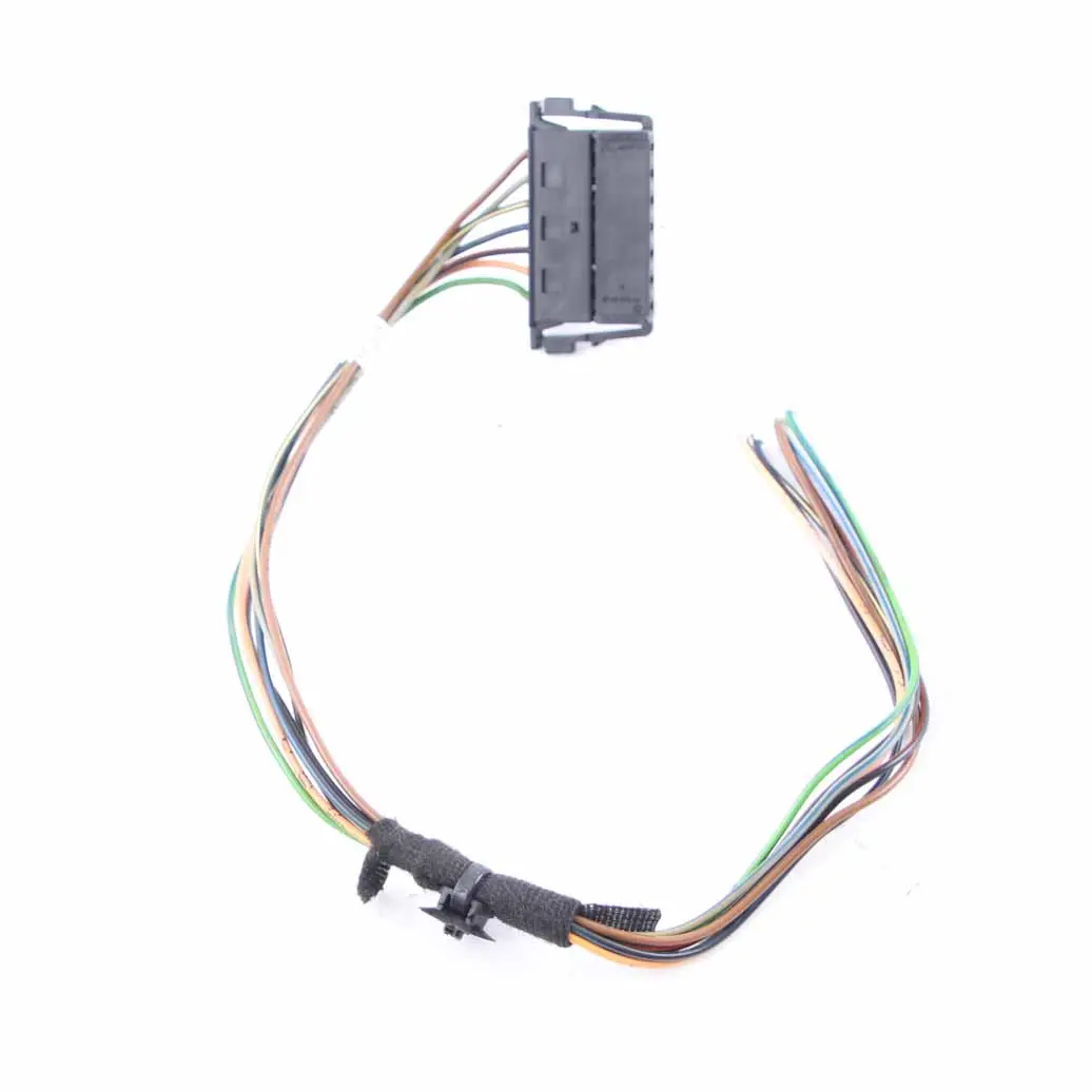 Mercedes W204 Kombi Rücklicht hinten links Buchse Verkabelung A2115450328 - SKU A2048206264-1 - Teilenummer A2048206264