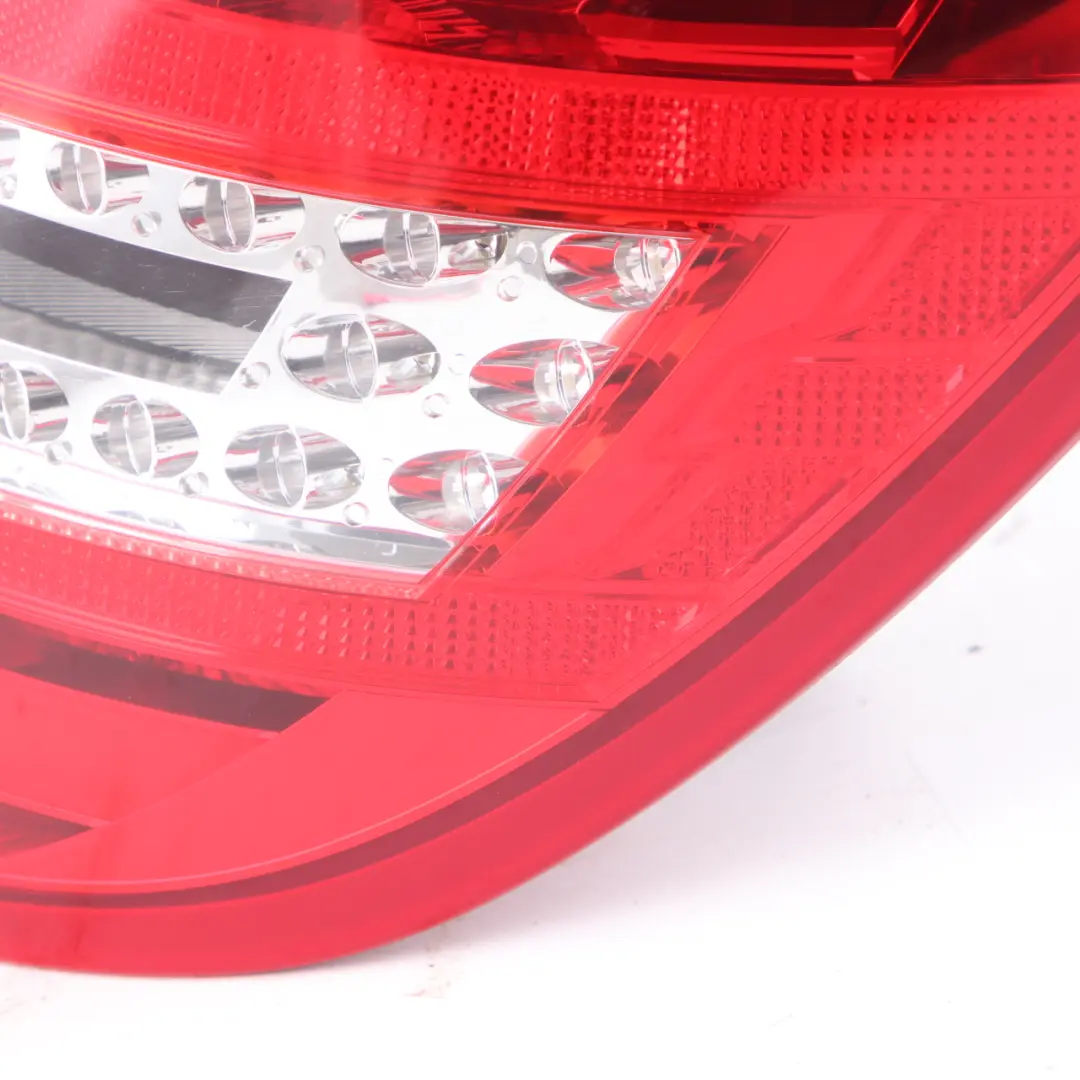 Mercedes W204 Estate Feu arrière droit - SKU A2048206564 - Numéro de pièce A2048206564