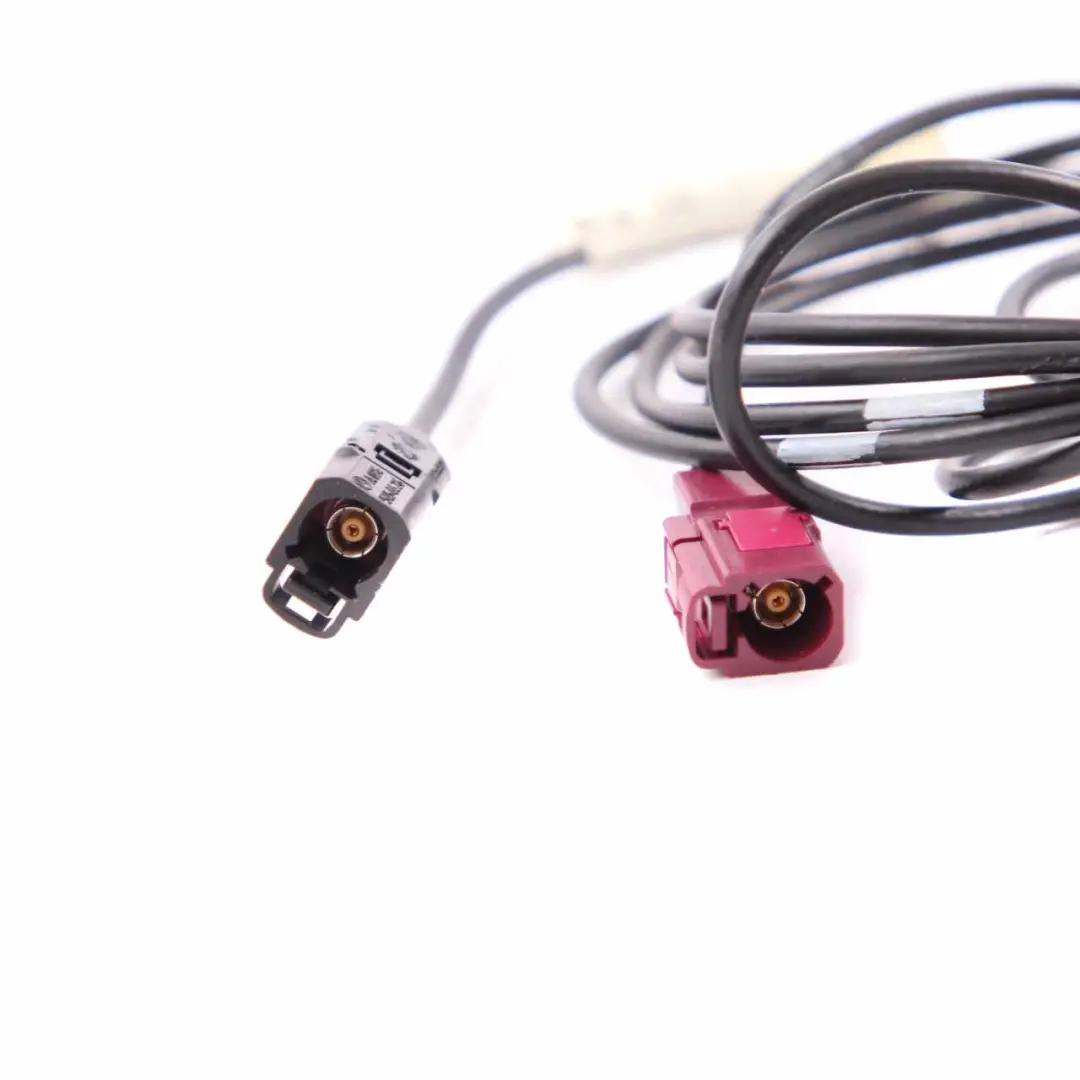 Antena Dachowa Obudowa Shark Iridium Silver do Mercedes W204 W212 o numerze A2048206675 Mercedes W204 W212 Antena Dachowa Obudowa Shark Iridium Silver - SKU A2048206675-IRS - Numer Części A2048206675