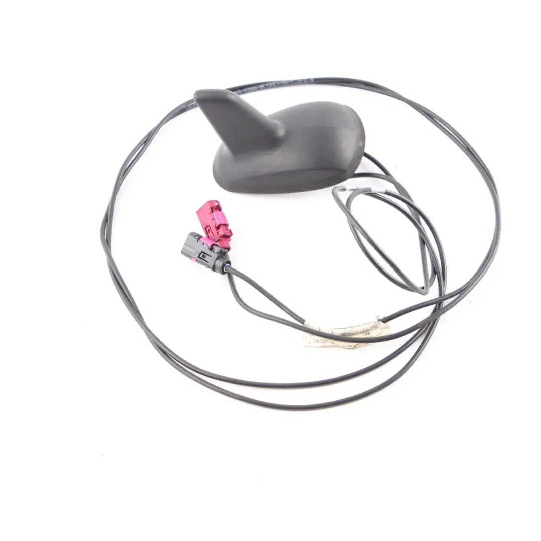 Antena de Techo Shark Top para Mercedes W204 Estate con número de pieza A2048207075 Mercedes W204 Estate Antena de Techo Shark Top - SKU A2048207075 - Número de pieza A2048207075