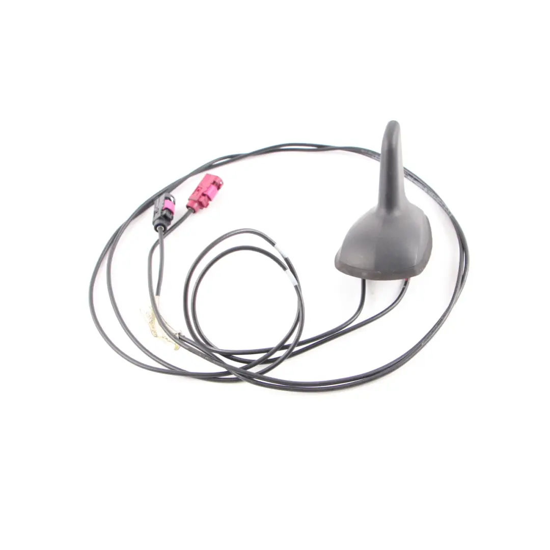 Mercedes W204 Estate Antena de Techo Shark Top - SKU A2048207075 - Número de pieza A2048207075