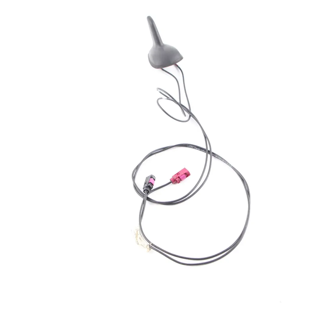 Tetto Antenna Antenna Squalo Top per Mercedes W204 Estate con numero di parte A2048207075 Mercedes W204 Estate Tetto Antenna Antenna Squalo Top - SKU A2048207075 - Numero di parte A2048207075