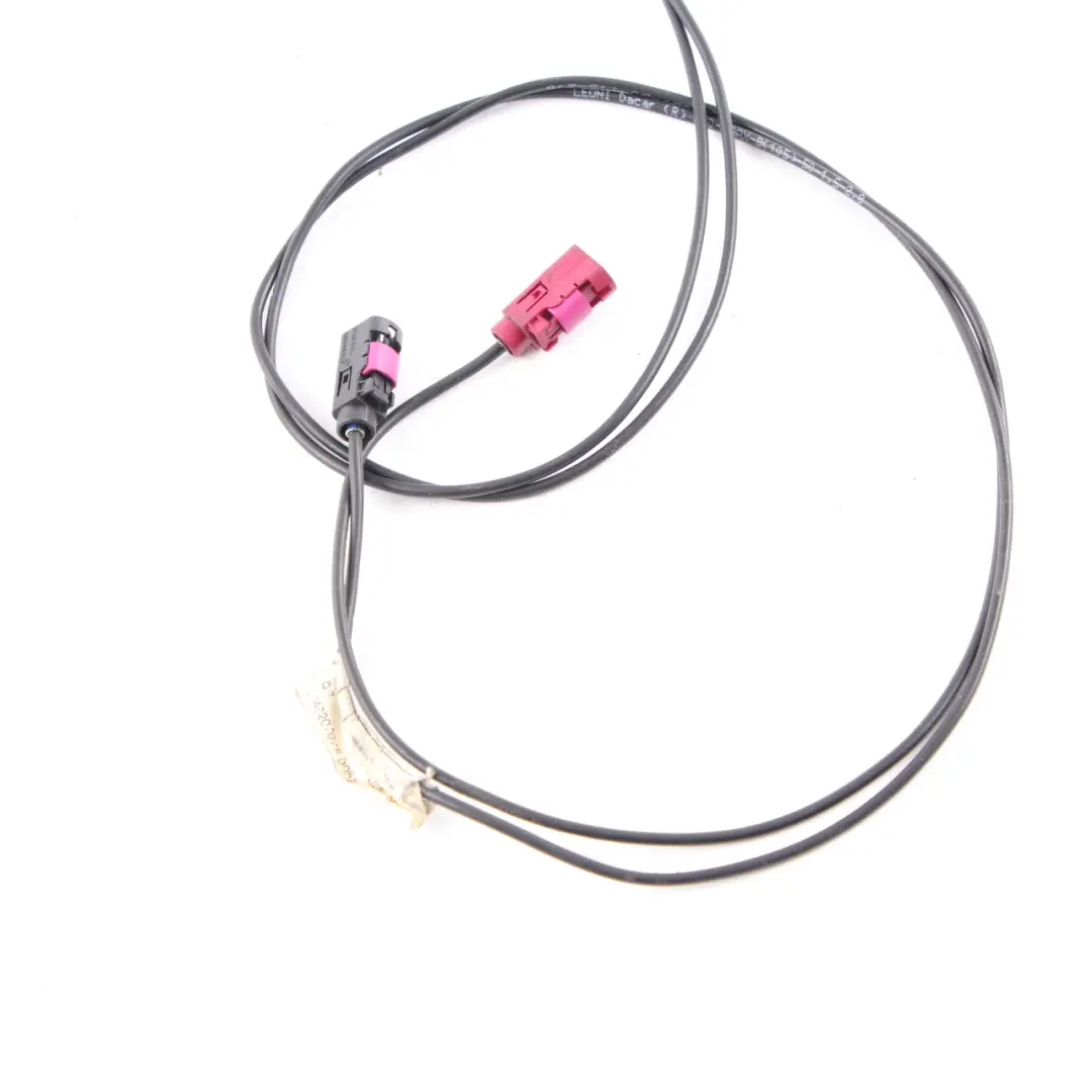 Tetto Antenna Antenna Squalo Top per Mercedes W204 Estate con numero di parte A2048207075 Mercedes W204 Estate Tetto Antenna Antenna Squalo Top - SKU A2048207075 - Numero di parte A2048207075