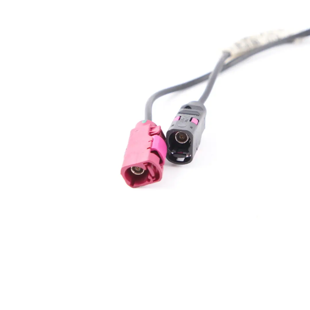 Tetto Antenna Antenna Squalo Top per Mercedes W204 Estate con numero di parte A2048207075 Mercedes W204 Estate Tetto Antenna Antenna Squalo Top - SKU A2048207075 - Numero di parte A2048207075